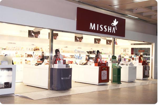 專賣店商場(chǎng)展柜設(shè)計(jì)07